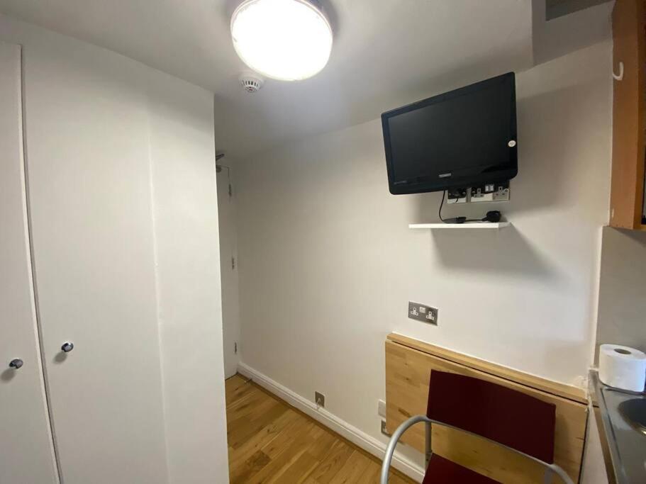 F14- Single Studio Shared Shower/Toilet Near Paddington London Exterior photo