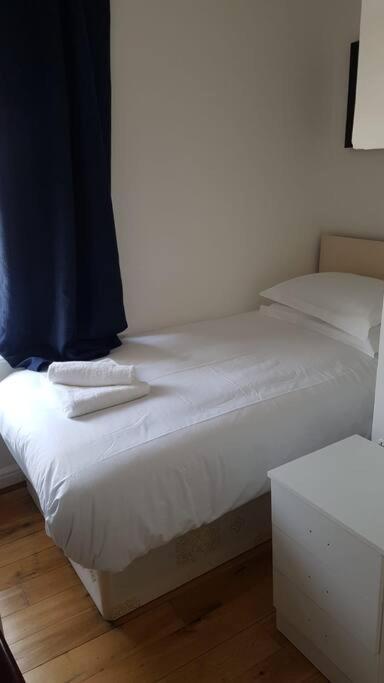 F14- Single Studio Shared Shower/Toilet Near Paddington London Exterior photo